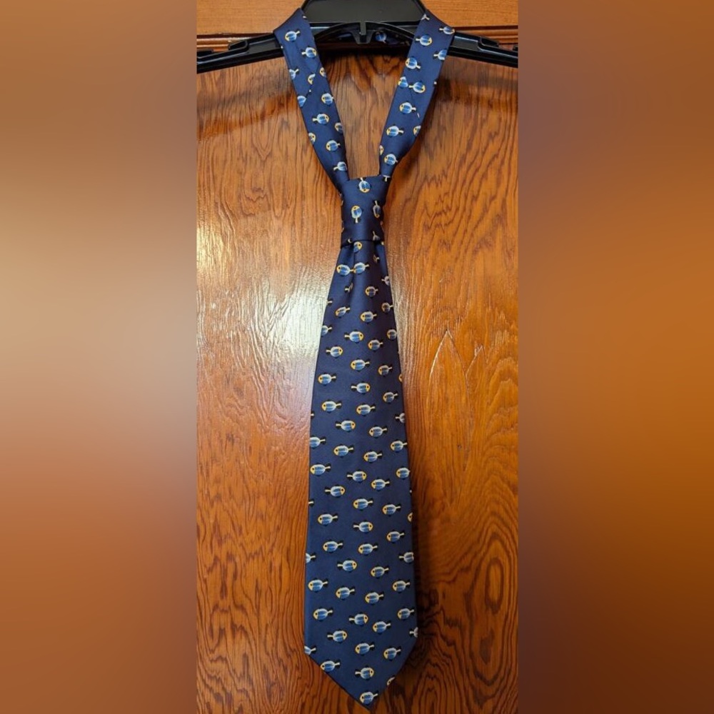 Men’s banana republic tie
